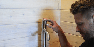 Μία πέτρα μετατρέπεται σε DIY νιπτήρα μπάνιου
