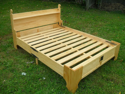 Opened_Box-bed