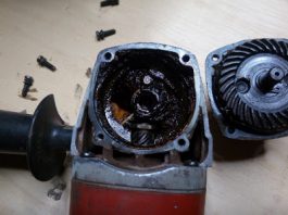 Πως αλλάζουμε γράσο σε γωνιακό τροχό (Black And Decker AST15) αλλαγή γράσου σε γωνιακό τροχό