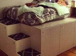 DIY υπερυψωμένο κρεβάτι με μεγάλο αποθηκευτικό χώρο DIY υπερυψωμένο κρεβάτι με μεγάλους αποθηκευτικούς χώρους