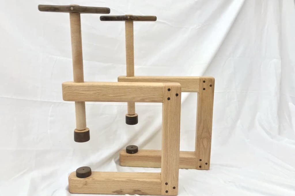 DIY ξύλινος σφιγκτήρας C
