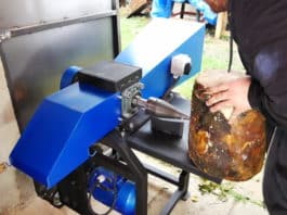 DIY κλαδοτεμαχιστής και σχιστικό ξύλων σε ένα μηχάνημα DIY κλαδοτεμαχιστής και σχιστικό ξύλων